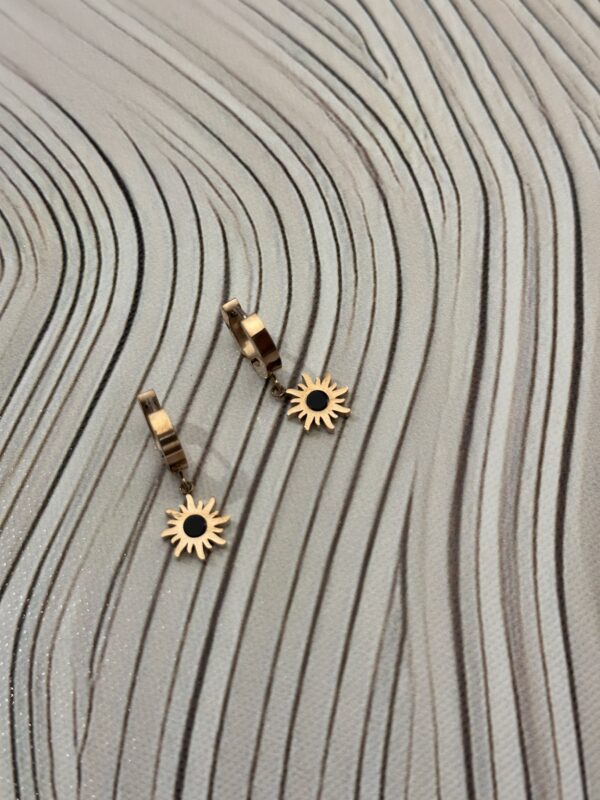 Sun Shaped Drop Earring